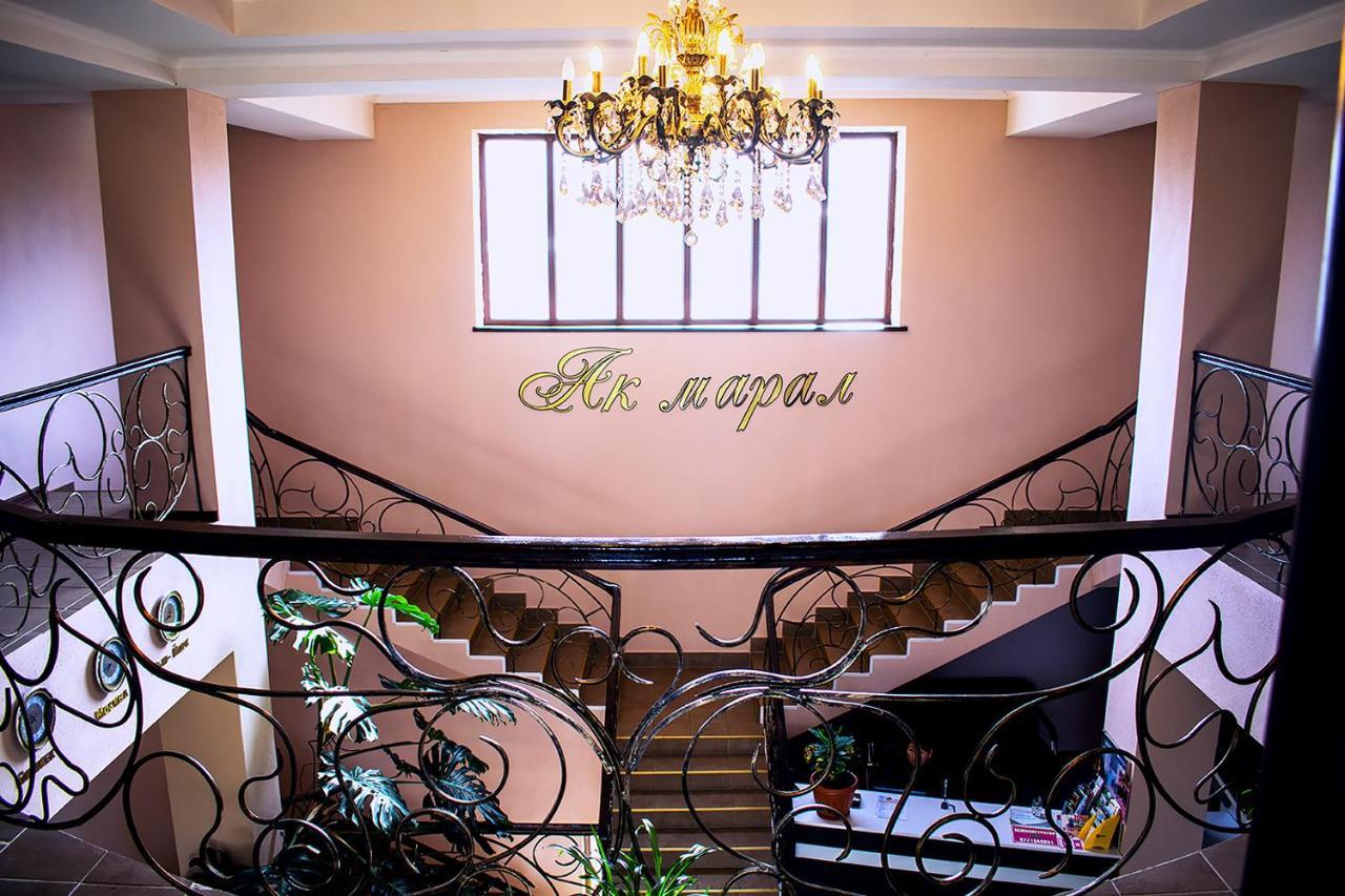Hotel Akmaral Karakol Kültér fotó